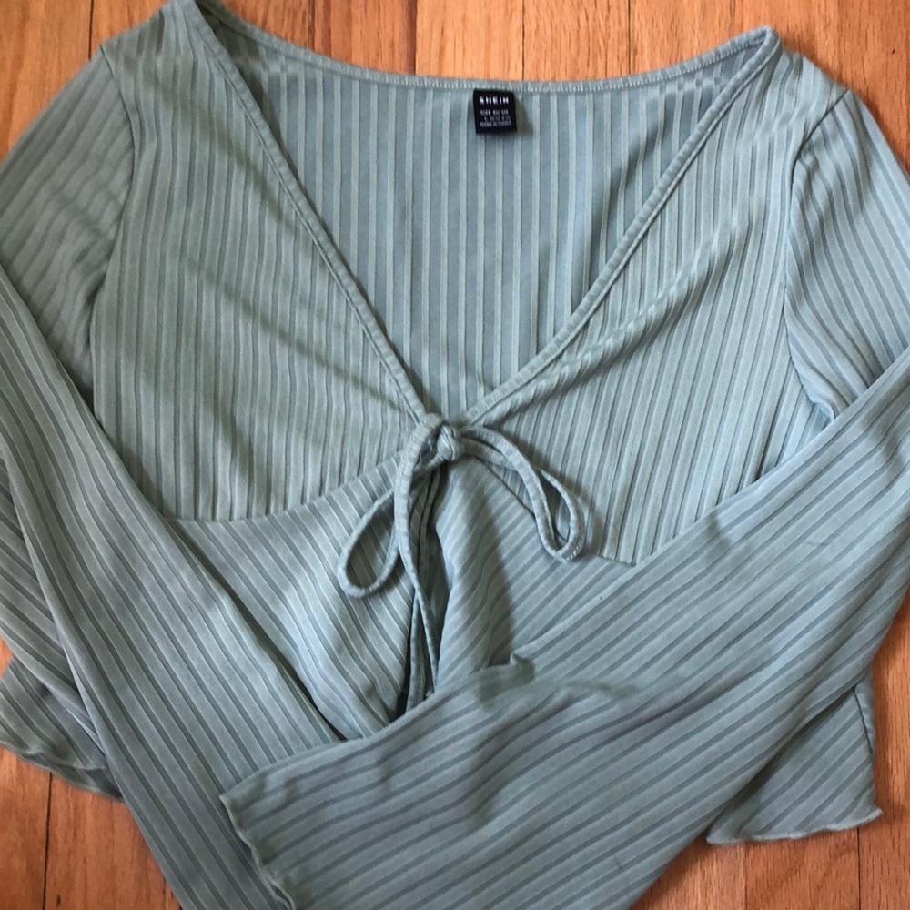 Shein green flair sleeve crop top